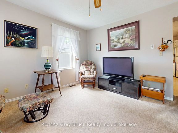 5th image of 236 2nd Ave S