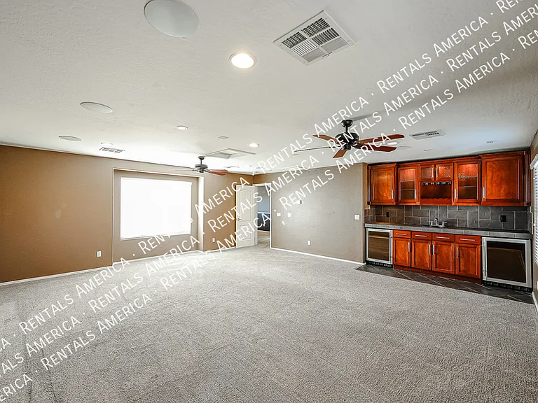 2614 W Florentine Rd — Photo 26