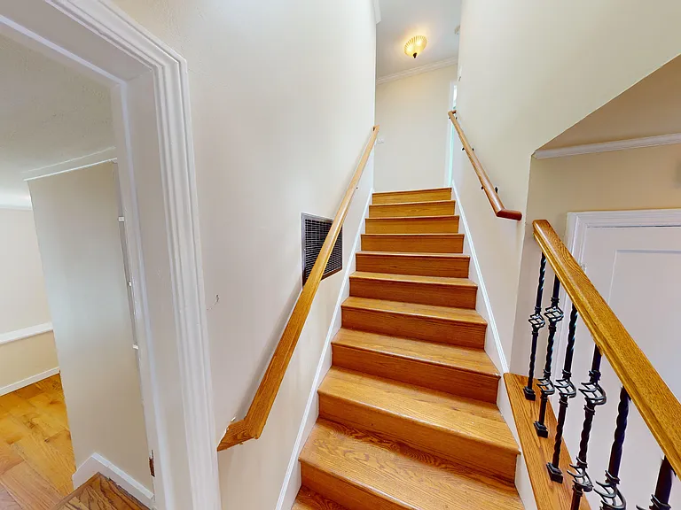 170 Arch St — Photo 7