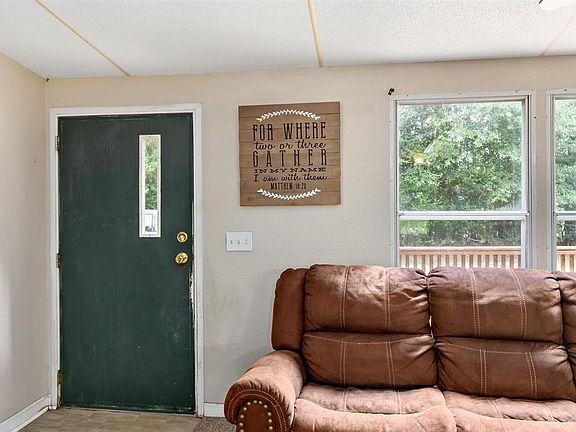 4th image of 5660 Barrows Dr