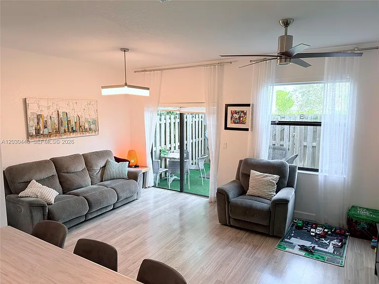 20784 NE 5th Ct #20784 — Photo 7