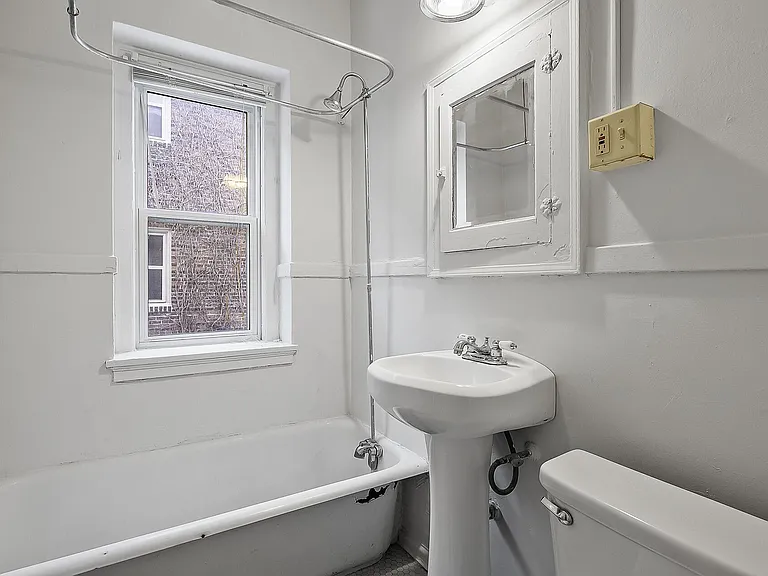 2216 Harriet Ave — Photo 11