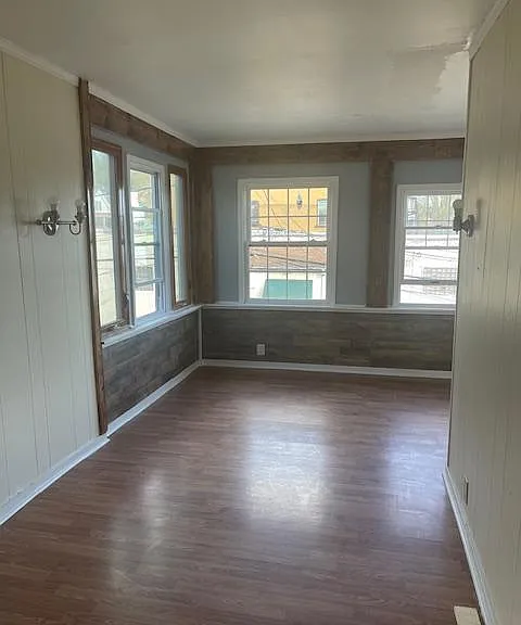 7523 Roslyn St #2 — Photo 3