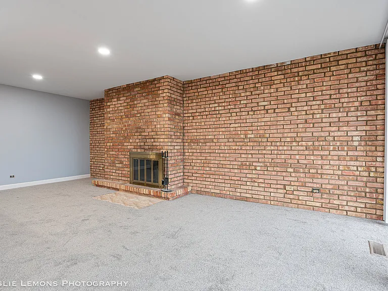 5600 Hillcrest Ln #2M — Photo 11