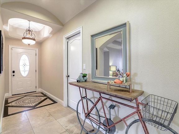 4th image of 495 Century Oaks Way