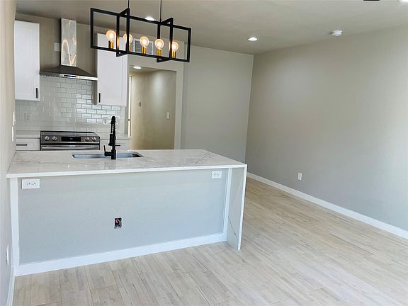 4th image of 4609 Virginia Ave #101