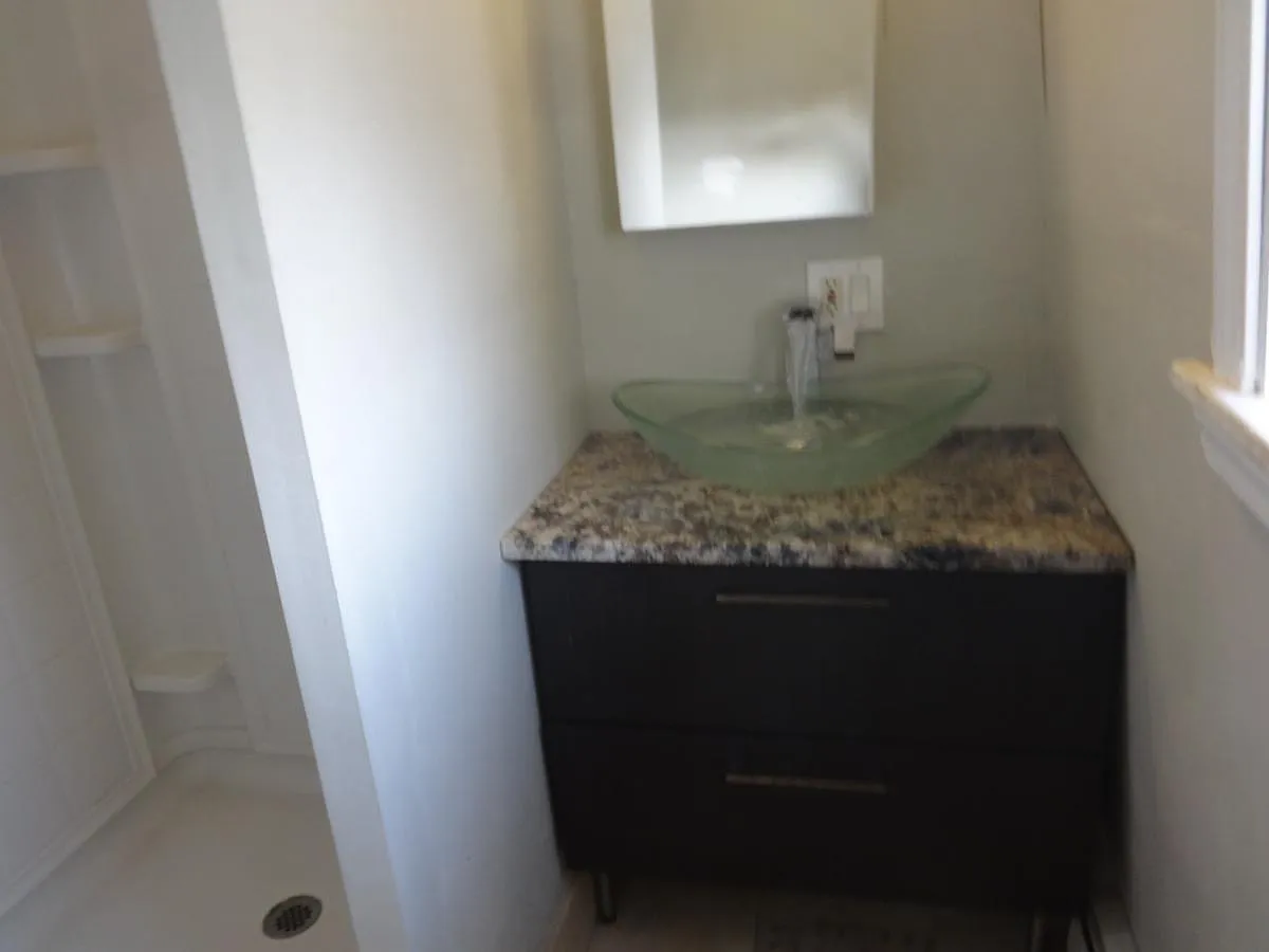 2 bed, 1000 sqft, $2,550 — Photo 4