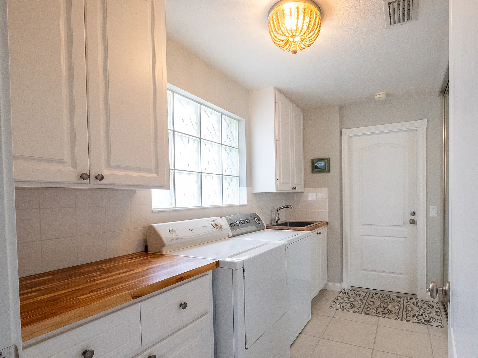 2 bed, 1522 sqft, $2,900 — Photo 2