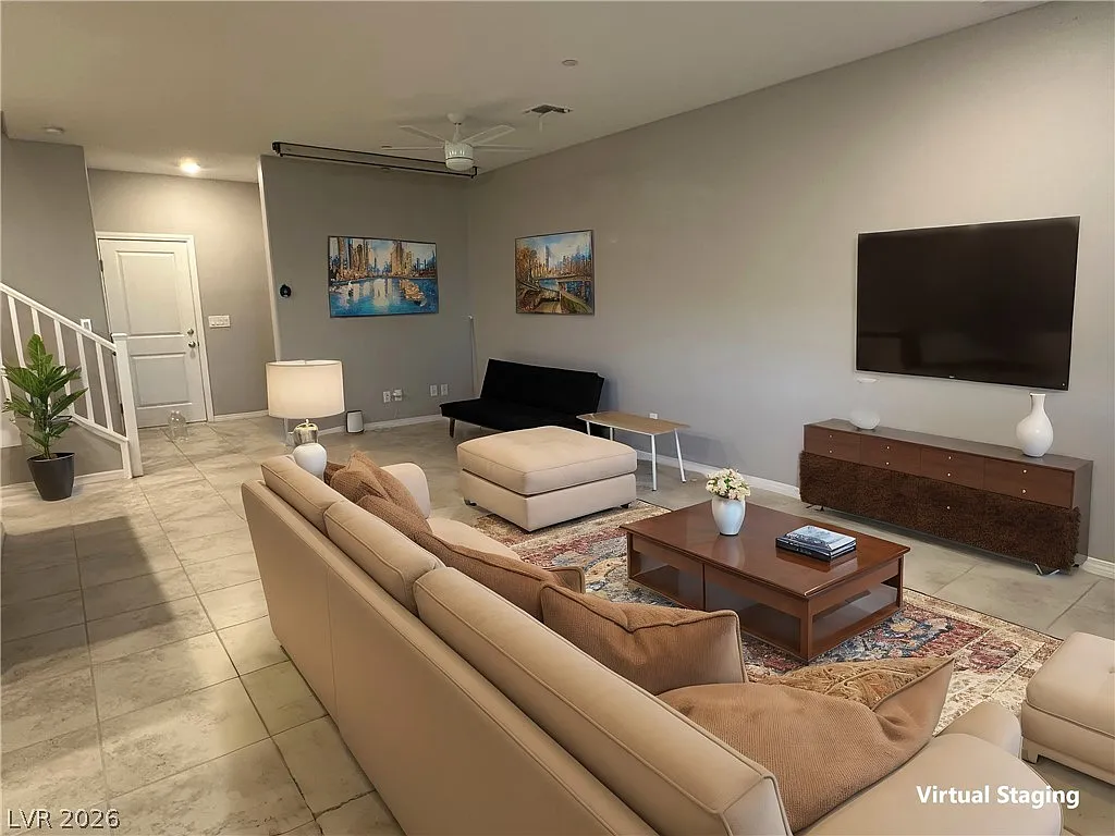 3 bed, 2.5 bath, 1599 sqft, $2,435 — Photo 3