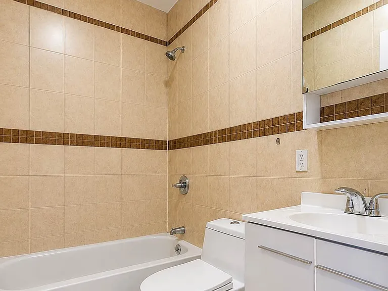 804 Evergreen Ave #3 — Photo 4