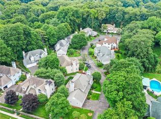 1 Cannon Brook Ln #1, Norwalk, CT 06851
