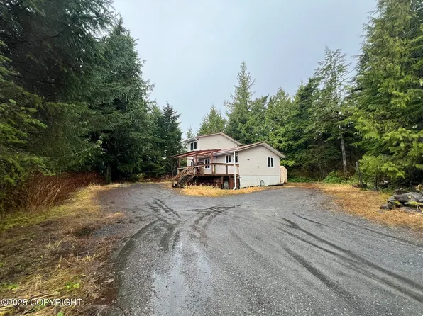 5765 Anna Ct, Ketchikan, AK 99901