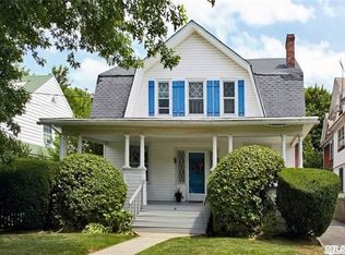 41 Yale Pl, Rockville Centre, NY 11570