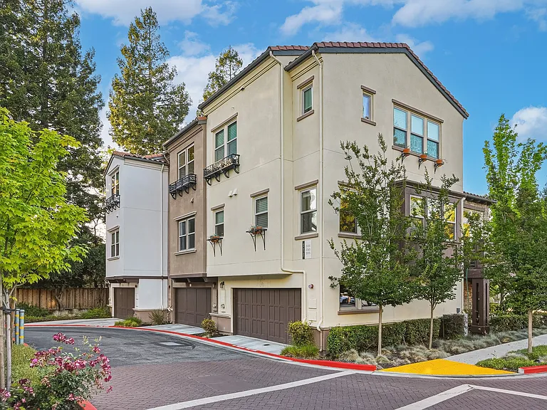 2065 San Luis Ave — Photo 33
