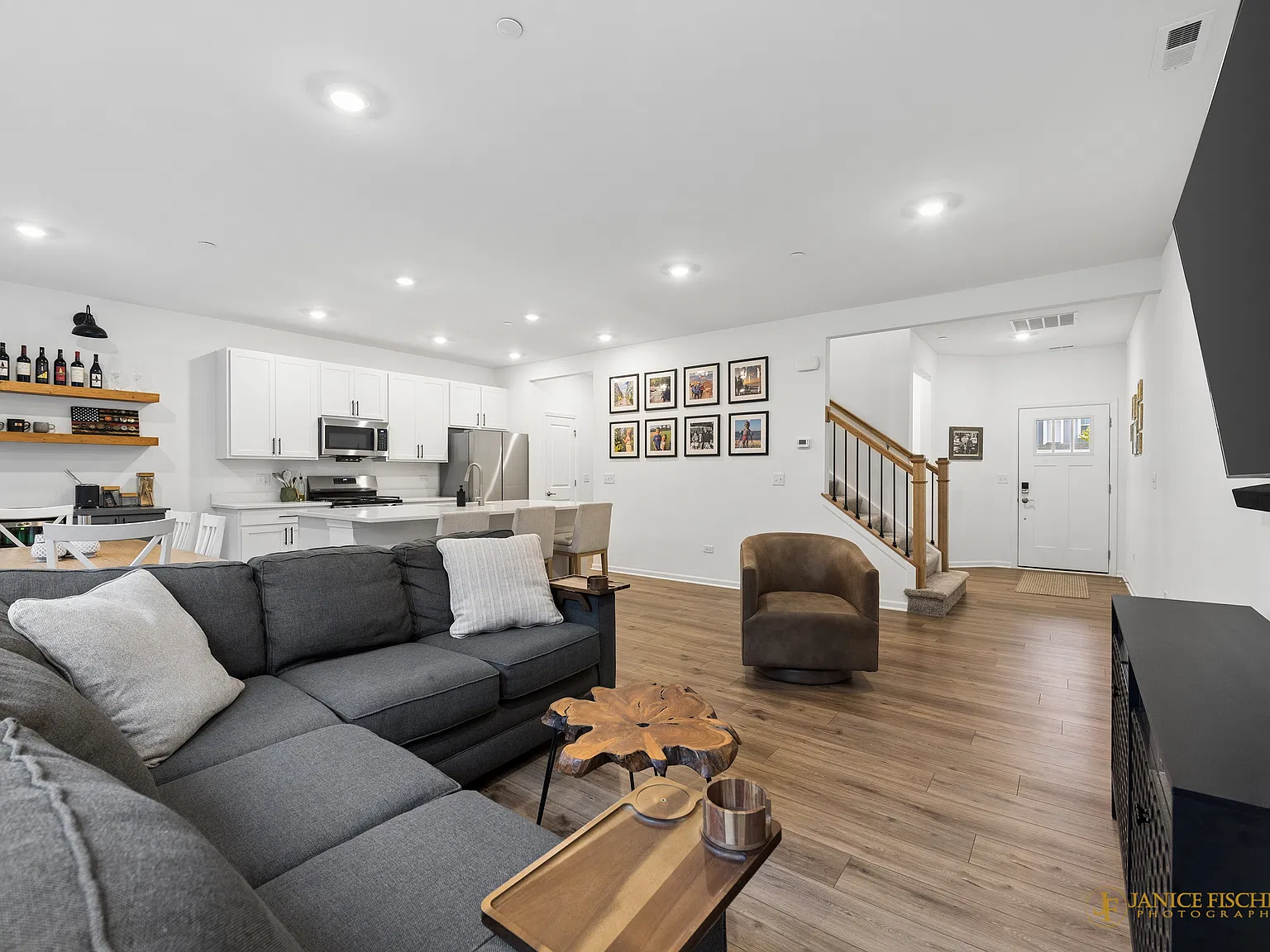 3 bed, 2.5 bath, 1767 sqft, $2,700 — Photo 4