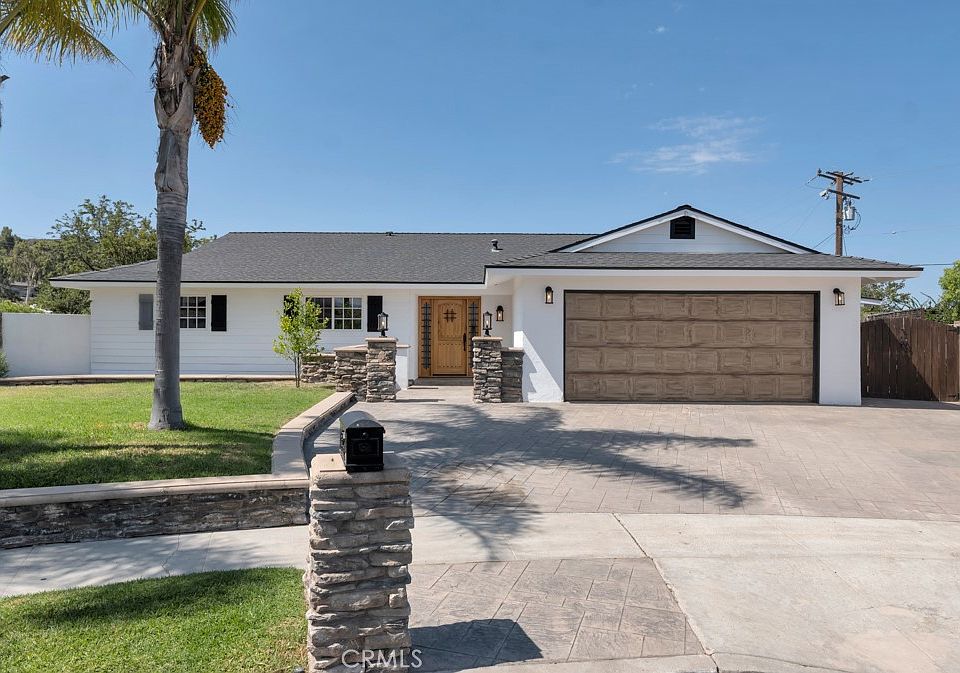 1st image of 805 Moffatt Cir