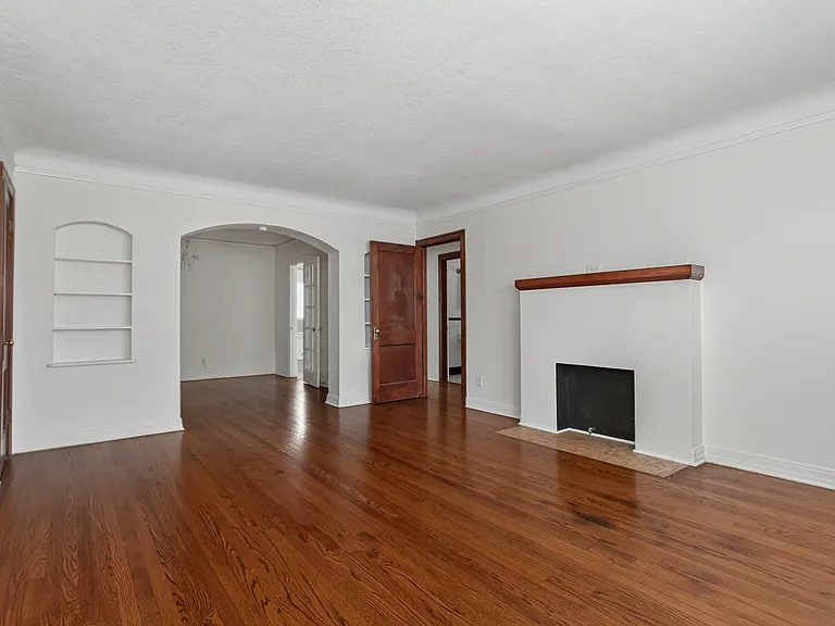 5918 La Vista Dr #3 — Photo 1