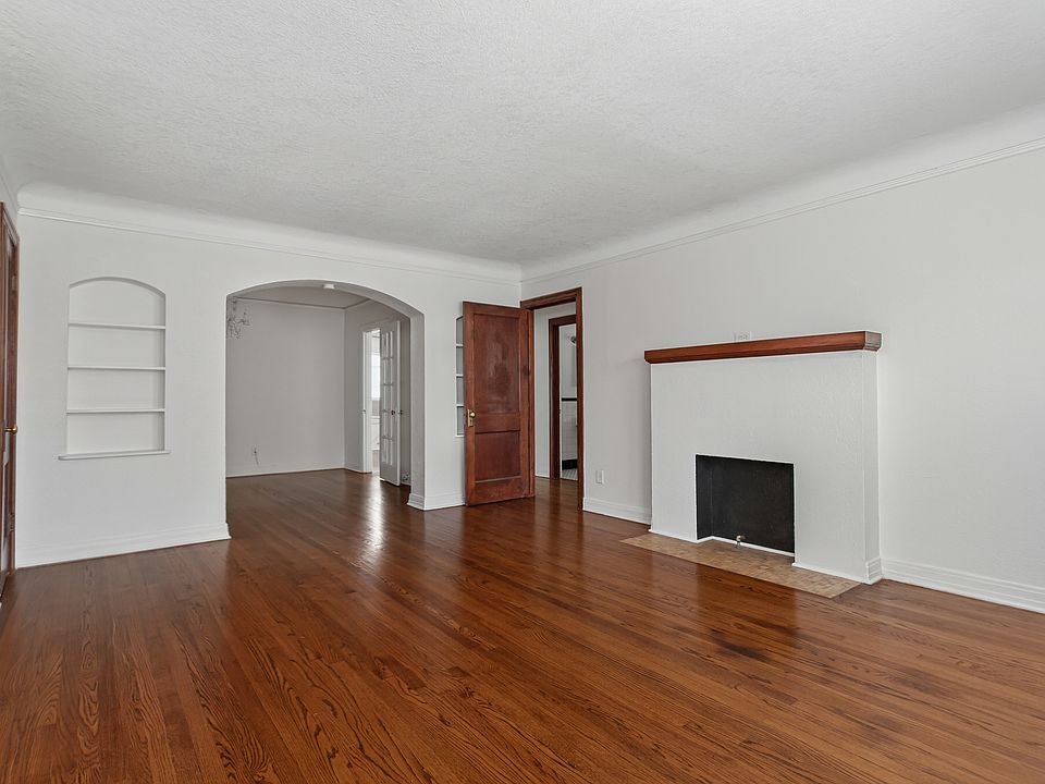 1st image of 5918 La Vista Dr #3