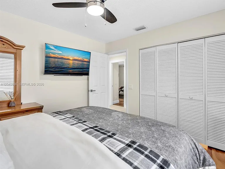 639 Verona Pl — Photo 55