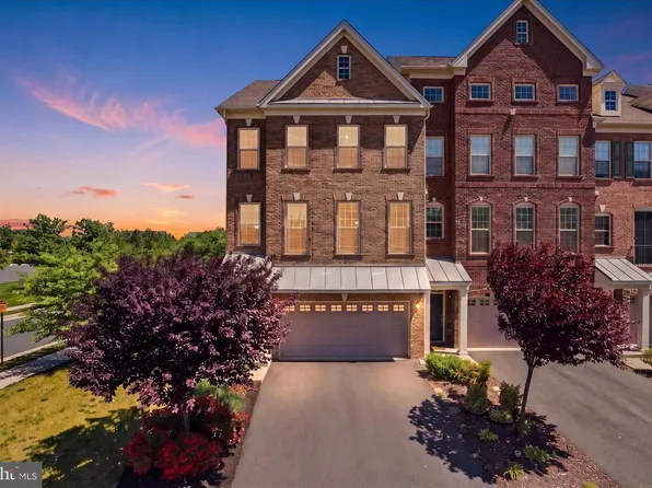 23755 Hopewell Manor Ter, Ashburn, VA 20148