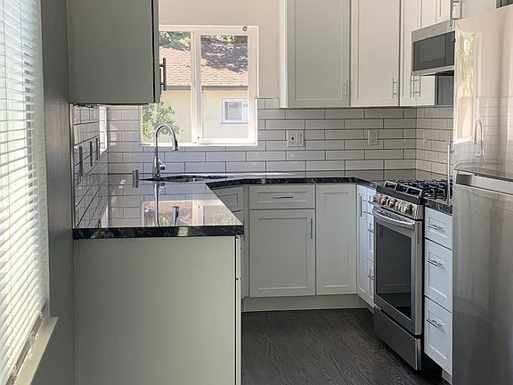 4th image of 699 Roble Ave #4