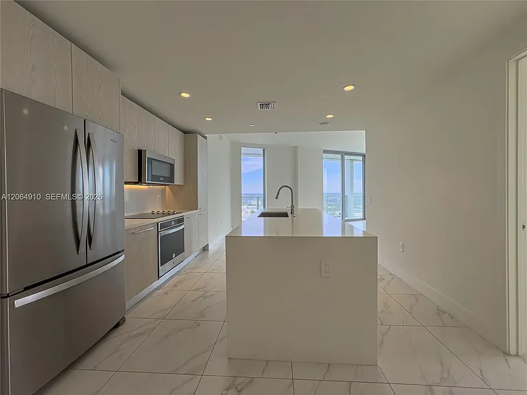 2000 Metropica Way #2009 — Photo 20