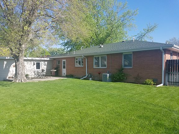 3rd image of 1620 W D St