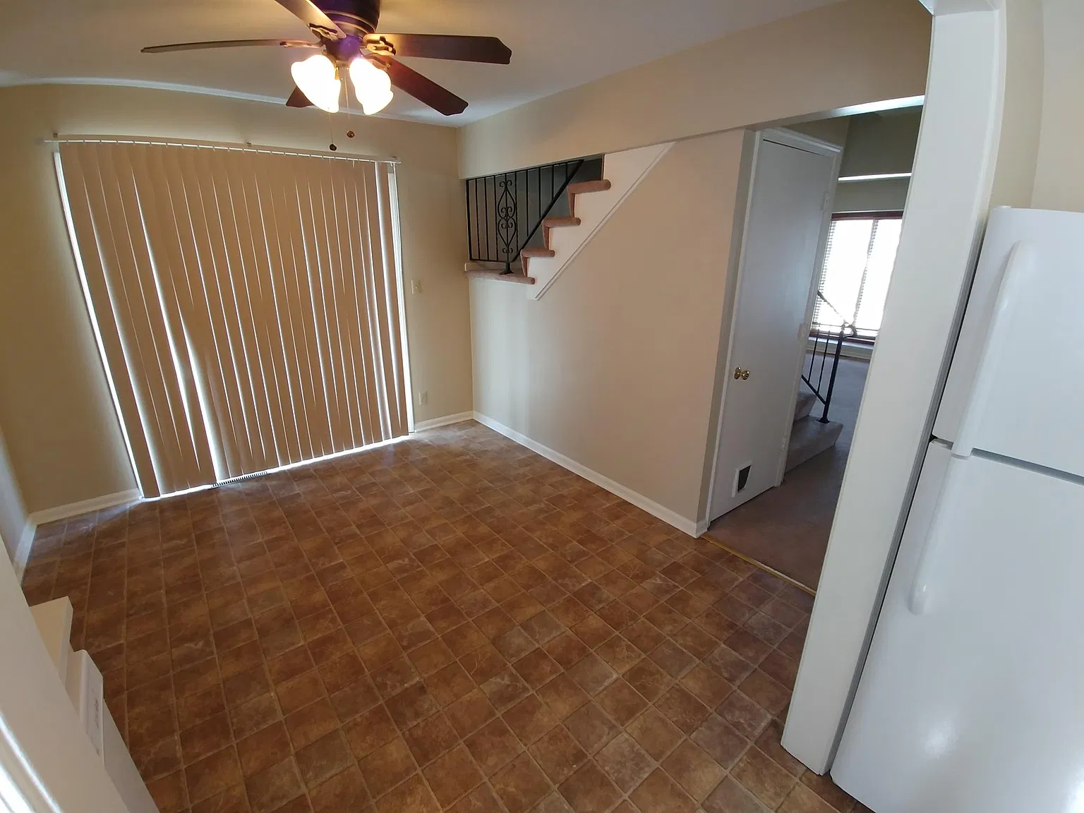 3 bed, 1.5 bath, 1300 sqft, $1,850 — Photo 3