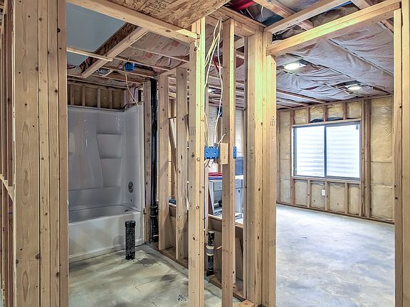 4th image of 2027 S Clydesdale Cir