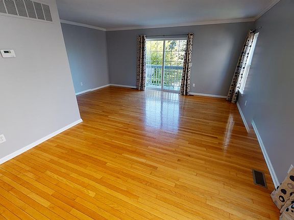 5th image of 3083 Promenade Cir #19