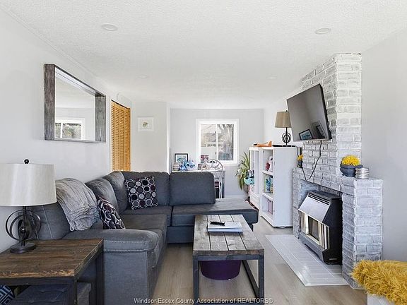 5th image of 876 Westminster Blvd