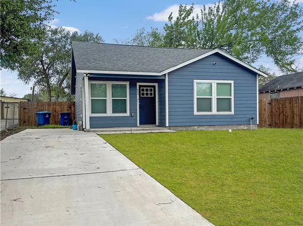 604 S Alta Vista St, Beeville, TX 78102
