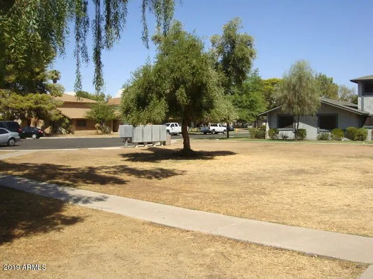 3315 W Loma Ln #4 — Photo 12