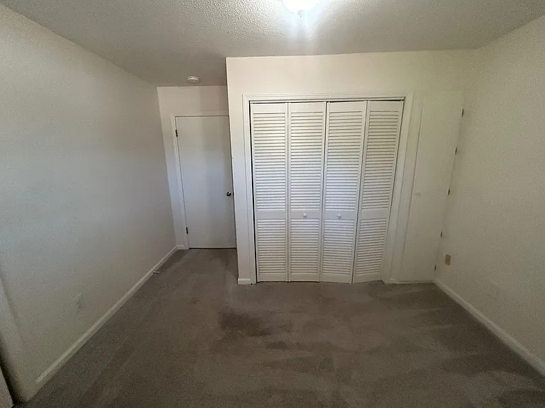 1015 Walters Ln — Photo 27