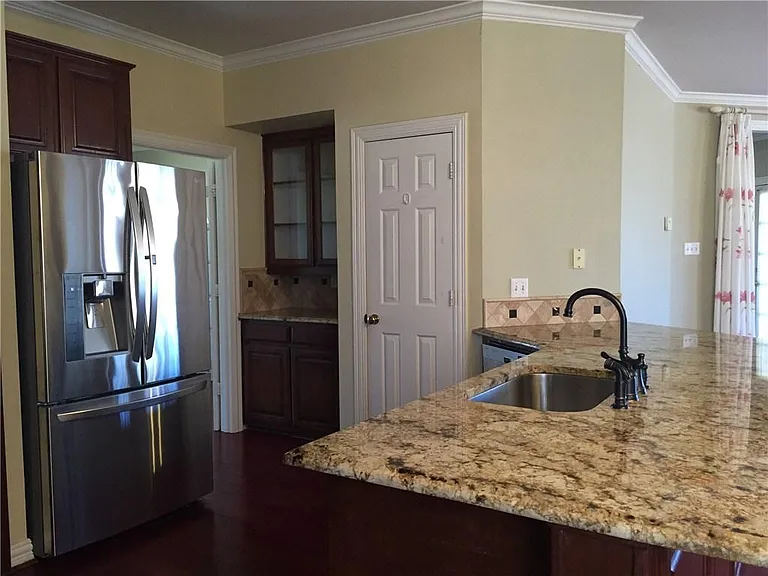 3941 Evesham Dr — Photo 8