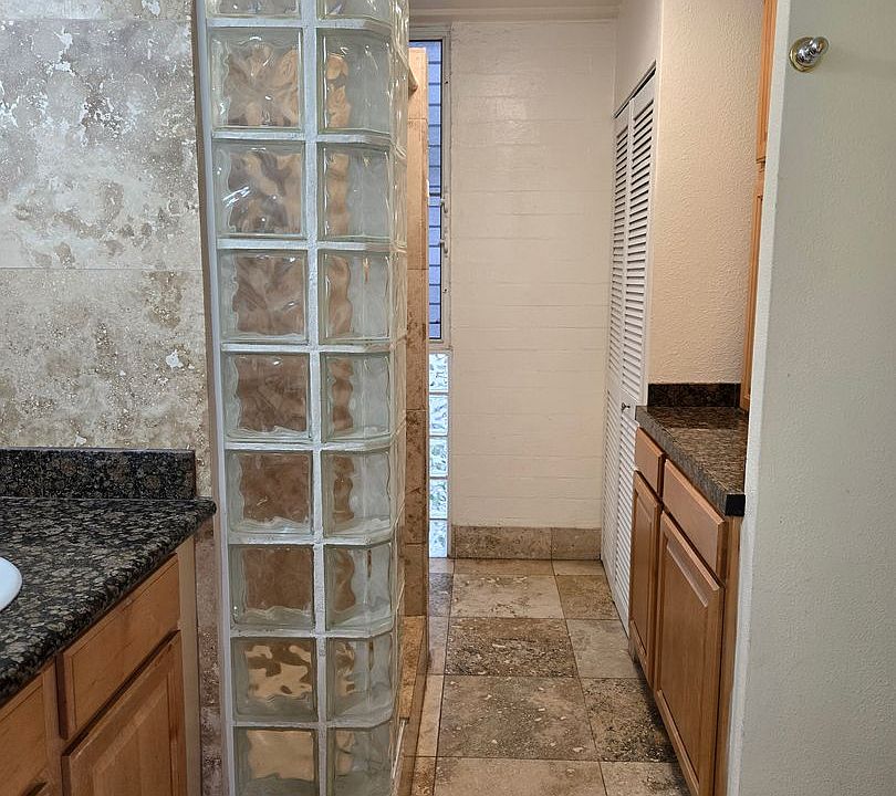 2nd image of 240 Liliuokalani Ave #301