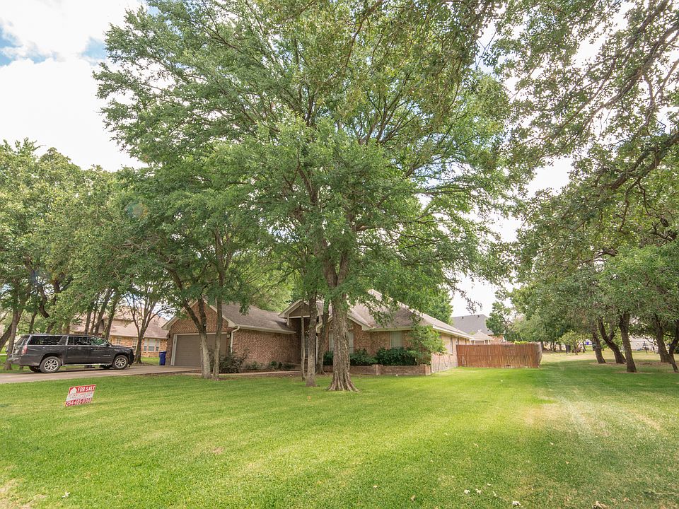1st image of 107 Saint James Ct