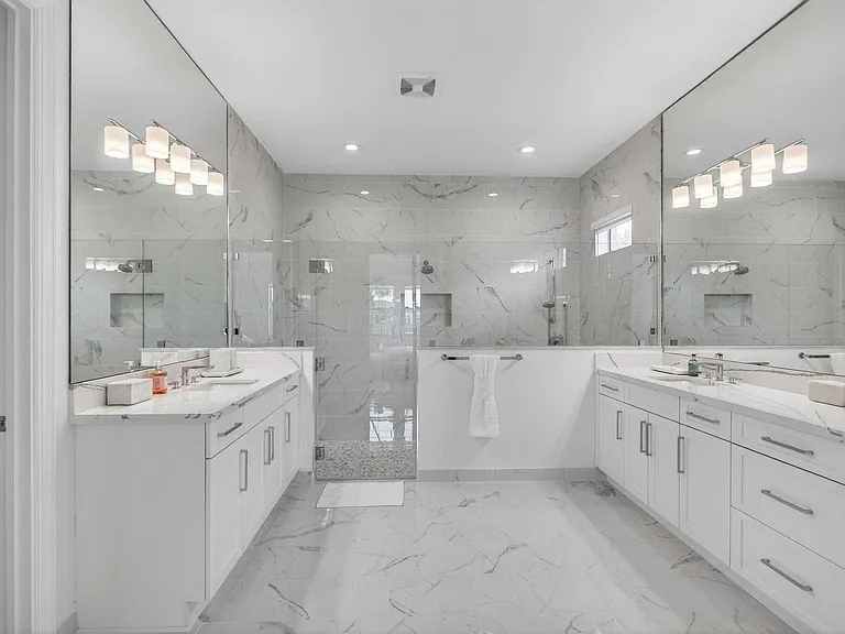 9249 Crestview Cir — Photo 25