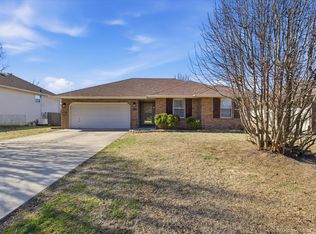 5215 S Honeysuckle Lane, Battlefield, MO 65619