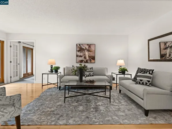 150 Pearl St APT 220, Oakland, CA 94611