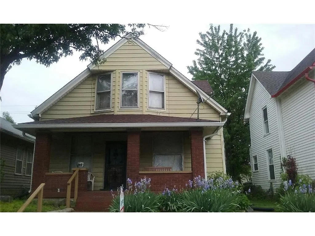 241 Hendricks Pl photo 1