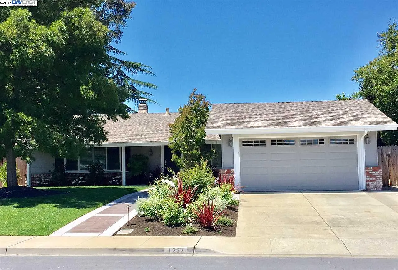 1257 Vienna St photo 1