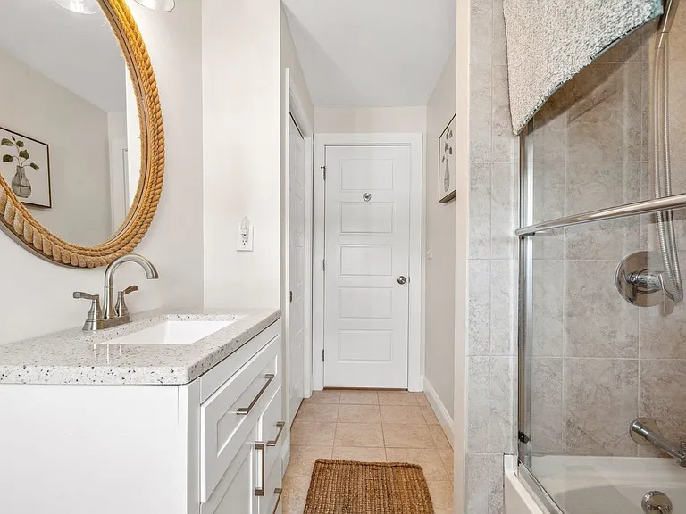 131 Franklin St — Photo 29