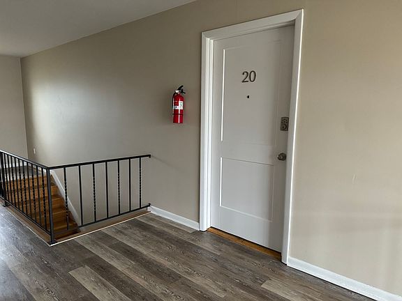 3rd image of 1604-1624 N Yellow Springs St #6