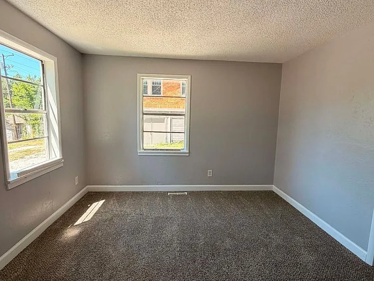 3414 Oak Ridge Dr — Photo 11
