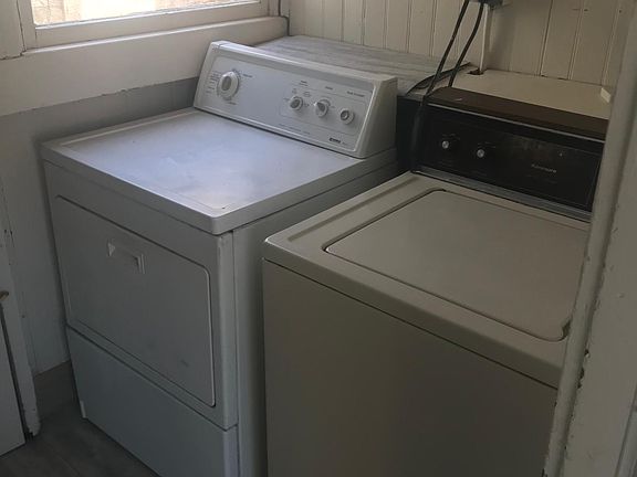 4th image of 451 Spruce St #451