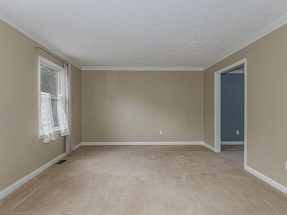 5th image of 813 Ashcroft Ct