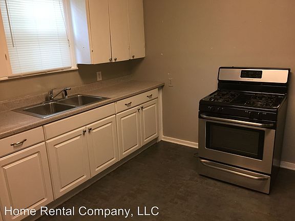 3rd image of 664 Broadway Ave NW