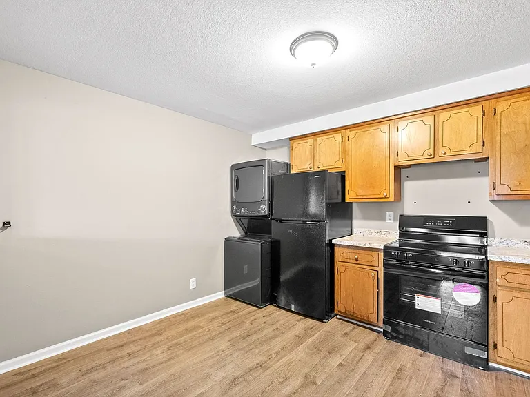2 Bedroom Apartment For Rent Near Post! — Photo 9
