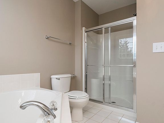 3rd image of 500 Fieldstone Ct